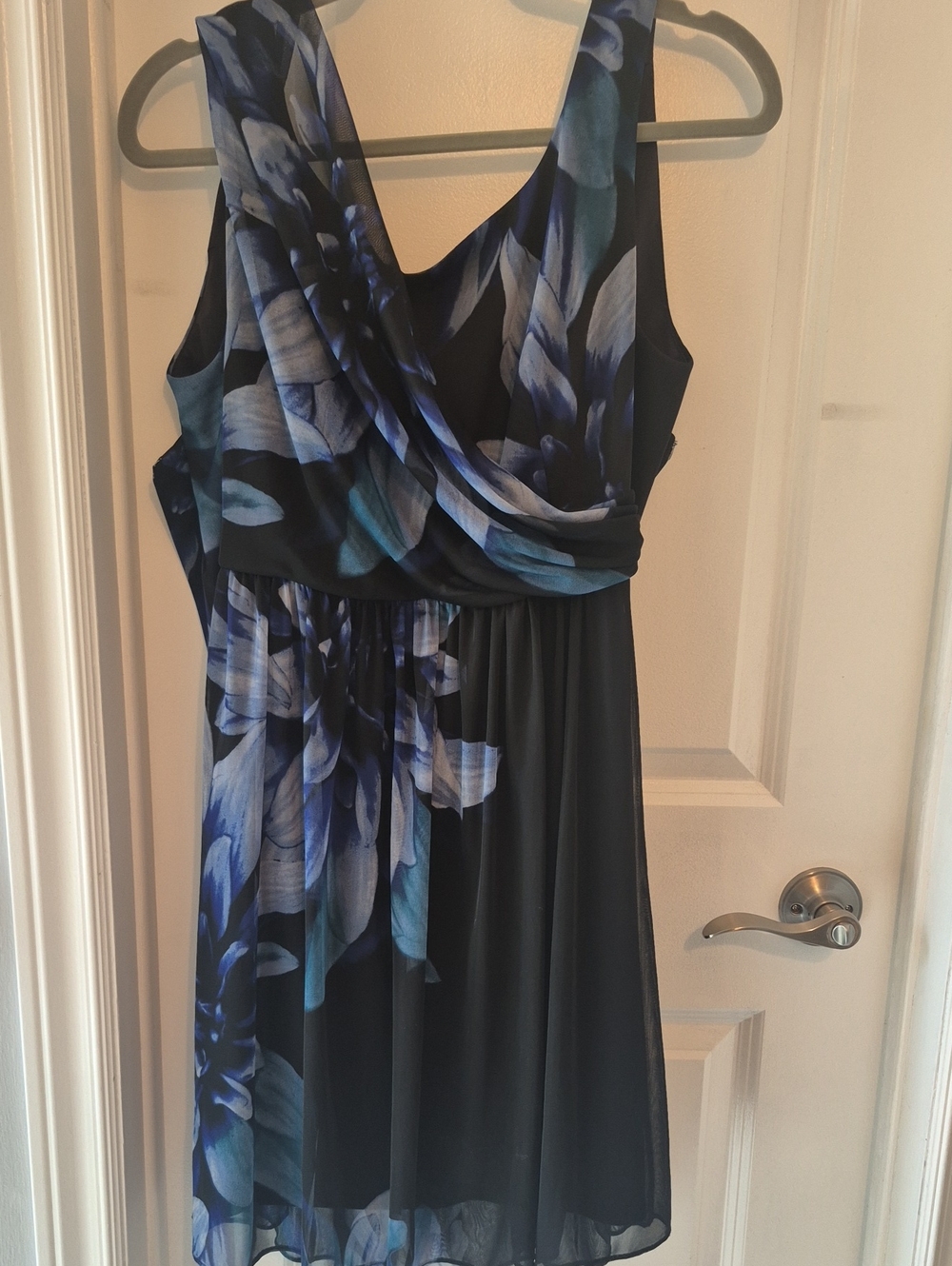 Floral V-Neck Midi Dress in Navy and Blue